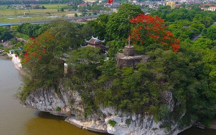 Ngọn núi cao chỉ hơn 20m ai cũng biết tên: Có hàng chục bài thơ, văn khắc trên đá đang trình lên UNESCO