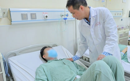 Đưa quả thận đứt rời ra ngoài sửa rồi ghép lại vị trí cũ