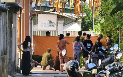 Phát hiện bé sơ sinh tử vong trước cổng chùa