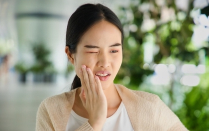 Cứ ăn uống là sưng đau góc hàm, người phụ nữ Hà Nội đi khám phát hiện bất ngờ