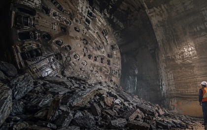 Phát hiện "quái vật" 4.000 tấn, cao bằng tòa nhà 4 tầng, miệt mài khoan xuyên 10,2 km đá cứng suốt 5 năm: Công trình cấp điện cho 160.000 hộ dân lộ diện
