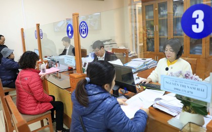 Xem xét trách nhiệm cán bộ yêu cầu cụ bà 97 tuổi phải đến phường làm thủ tục hành chính