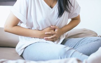 Đau bụng dữ dội, người phụ nữ 52 tuổi sốc nặng sau khi đi cấp cứu
