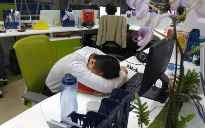 Bị hành xác suốt mùa World Cup vì ghét bóng đá nhưng đêm nào vợ cũng bắt xem