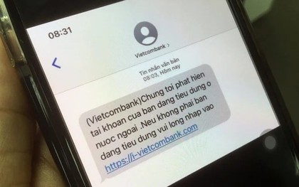 Nhận được tin nhắn này từ Vietcombank, tuyệt đối không bấm vào