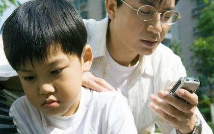 Phá hủy một đứa trẻ nhanh nhất không phải là đánh mắng, mà là người cha chưa từng quan tâm đến 3 điều này