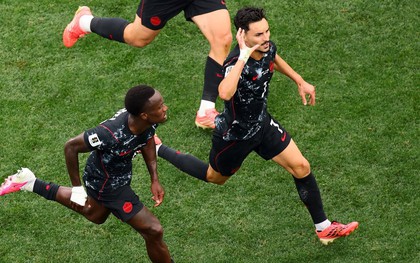 Thắng 1-0 Nam Phi, Canada trở thành đội đầu tiên vào vòng 1/8 World Cup, tạo điều chưa từng có trong lịch sử