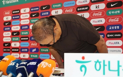 Ông Park Hang-seo cúi đầu xin lỗi sau thất bại của ĐT Hàn Quốc ở World Cup