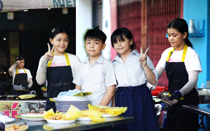 Cô bé nghỉ học từ lớp 6 để bán bánh xèo, nhường 2 đứa em đến trường: Chỉ mong một ngày xây được căn nhà cho ông bà