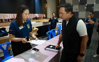 Bị lật tẩy khi đi thi hộ cho thí sinh 28 tuổi, người đàn ông 57 tuổi nói khuôn mặt thay đổi do hóa trị ung thư