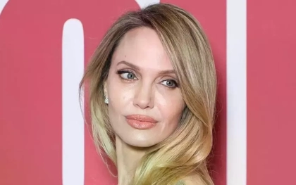Angelina Jolie chưa từng yêu ai sau ly hôn Brad Pitt