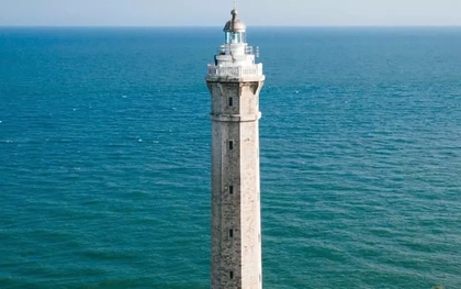 Ngắm ngọn hải đăng cao nhất Việt Nam