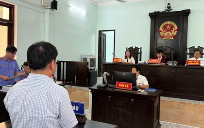 Nguyên Giám đốc CDC Thừa Thiên - Huế từ chối nhận tiền "cám ơn" của Công ty Việt Á
