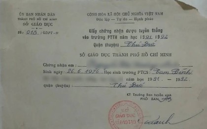 Con hỏi: "Hồi đó mẹ thi tuyển sinh 10 ra sao", bà mẹ TP.HCM đưa ra tờ giấy ố màu, đọc mà phục sát đất!