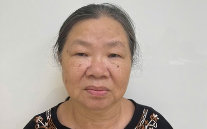 Nguyên cán bộ ngân hàng Nguyễn Thị Kim Oanh 69 tuổi từ Lào về Việt Nam đầu thú