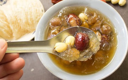 Ra mồ hôi liên tục gây hại tim, cơ thể kiệt sức: Bác sĩ khuyên bổ sung ngay 5 thực phẩm màu đỏ