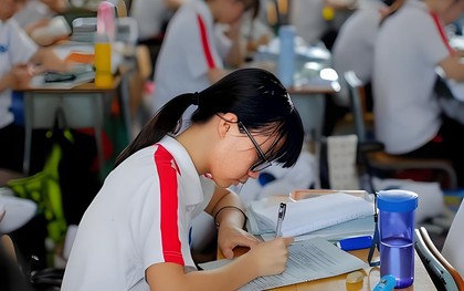 Mở tiệc mừng 5 ngày vì con thi ĐH điểm cao top 10 tỉnh, ngày giấy báo nhập học về, bố mẹ sững sờ khi đọc tên ngành