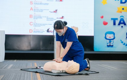 Được bệnh viện Bạch Mai bảo chứng chuyên môn, dược sĩ Long Châu sẵn sàng hỗ trợ sơ cấp cứu nhiều trường hợp khẩn cấp