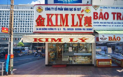 Vụ chủ tiệm vàng Kim Lý nổi tiếng hàng đầu Tp. HCM bị khởi tố: Hé lộ thủ đoạn giao nhận bằng “mật mã” đặc biệt và cách giấu kim cương qua cửa kiểm tra
