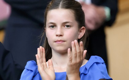 Chiếc vòng nhỏ của Công chúa Charlotte ở Wimbledon hóa ra chứa cả một câu chuyện về Công nương Diana