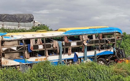 Danh tính các nạn nhân tử vong vụ lật xe khách trên cao tốc ở Hà Nội
