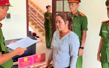 Thi hành lệnh bắt tạm giam người phụ nữ thu mua mủ cao su Hoàng Thị Lý