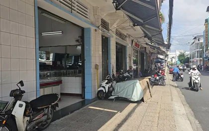 Cảnh tượng "phố vàng" ở Mỹ Tho khi thương hiệu lớn đột ngột đóng cửa