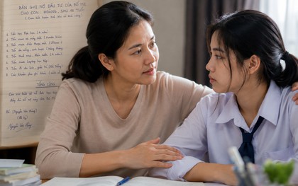 Chủ đề khiến hội phụ huynh Việt tranh cãi gắt nhất lúc này: Cha mẹ "ghi nợ" là để con cái tự lập hay quá lạnh lùng?