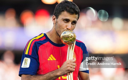 Rodri xúc động khi cùng Tây Ban Nha vô địch và giành Quả bóng vàng World Cup 2026: "Tôi là minh chứng cho nghị lực vượt qua nghịch cảnh"