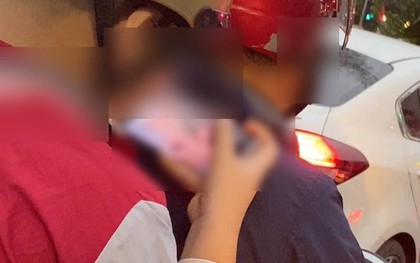 Đoạn clip quay lén trên đường phố khiến cư dân mạng Việt "sốc" cực độ: Cha mẹ tuyệt đối đừng lơ là!