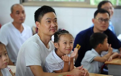 "Tôi chọn trường này cho con vì có... bồn cầu ngồi bệt" - Chia sẻ lạ lùng của một phụ huynh gây tranh cãi