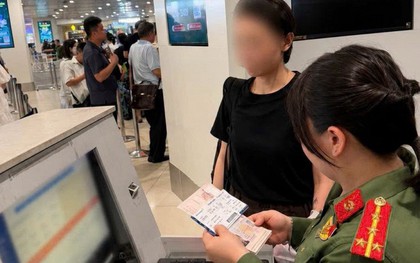 Nhiều ngày trước, một hành khách mang quốc tịch Trung Quốc bị chặn lại ở cửa khẩu sân bay Nội Bài