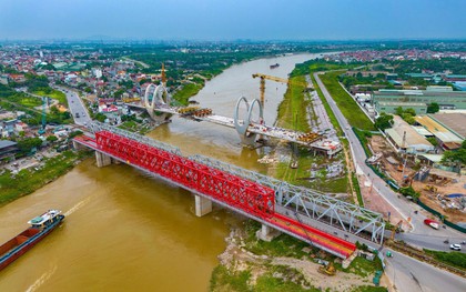 Ít ngày nữa sẽ hợp long cây cầu hơn 1.800 tỷ nối Hà Nội với "thủ phủ công nghiệp" nước ta, thay thế cây cầu hơn 120 năm tuổi