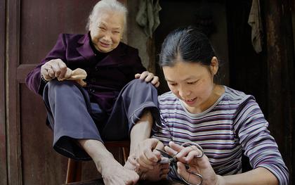 3 chi tiết nhỏ chỉ ra: Con bạn thật lòng hiếu thảo với cha mẹ hay chỉ giả dối!
