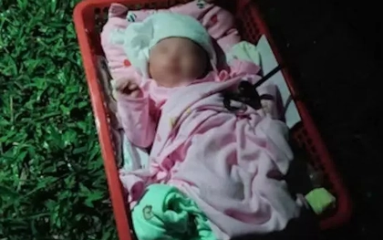 Bé gái sơ sinh bị bỏ rơi bên đường ở Phú Thọ