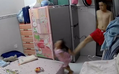 [Clip] Bé gái 3 tuổi ở TPHCM bị chồng hờ của mẹ đánh đập, bóp cổ gây phẫn nộ
