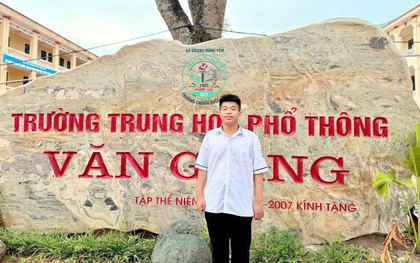 Bố phụ hồ, mẹ bán bánh mì, nam sinh vươn lên đỗ đầu tốt nghiệp THPT tỉnh Hưng Yên