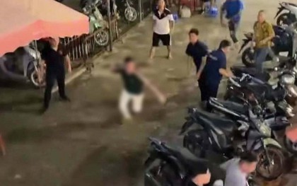 Công an Hà Nôị truy bắt nhóm côn đồ cầm hung khí hỗn chiến tại quán ăn