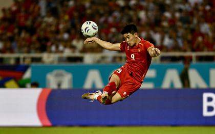 Diễn biến ĐT Việt Nam vs Singapore: Đình Bắc bỏ lỡ cơ hội ghi bàn