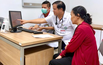 Giám đốc BV Bạch Mai trực tiếp khám miễn phí 5.000 người có công ở Ninh Bình