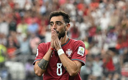 Bruno Fernandes ôm đầu tuyệt vọng: "Thất bại là không thể chấp nhận được"
