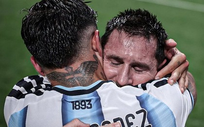 Cái ôm đầy cảm xúc của Messi và Enzo