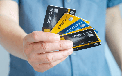 Một ngân hàng tăng lãi suất thẻ tín dụng, cao nhất gần 50%/năm