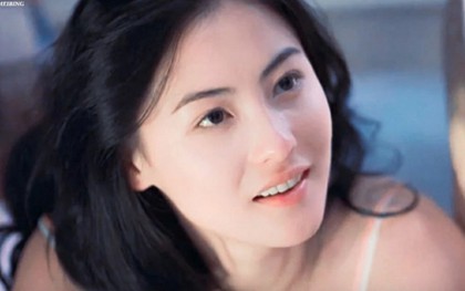 "Ngọc nữ Hong Kong" đẹp không góc chết, U50 làm mẹ đơn thân nuôi 3 con