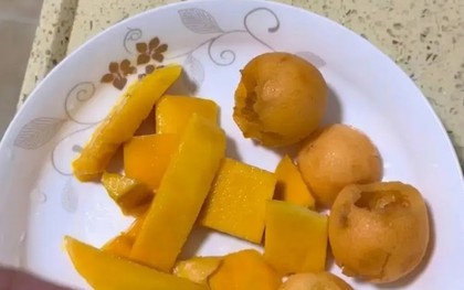 Bức ảnh này có gì mà khiến người mẹ bị chê bai: Kiểu nuôi con quá bao bọc, chỉ biến con thành “chim hoàng yến”!