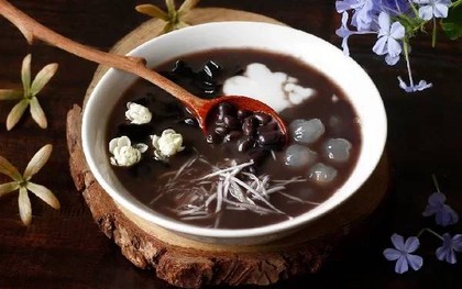 Chớm thu, đừng quên ăn đậu đen: Loại hạt dân dã được cho là giúp tóc đen, giảm đau lưng và hạn chế đổ mồ hôi ban đêm