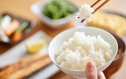 Khi nấu cơm chỉ cần thêm vài giọt nước này, điều bất ngờ sẽ xảy ra khi cơm chín