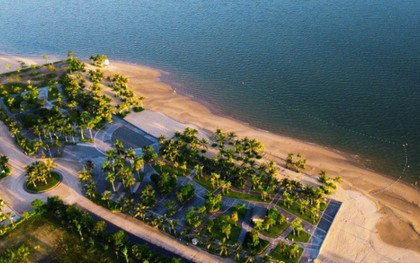 Quảng trường rộng hơn 1,1ha vừa diễn ra sự kiện chưa từng có ở Việt Nam: Trong quần thể rộng tới 248ha, tầm nhìn thẳng ra vịnh Di sản