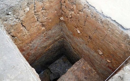 Đào đất, người dân phát hiện vật hình trụ dài 3m màu lạ, chuyên gia xác nhận báu vật hơn 1.000 năm tuổi
