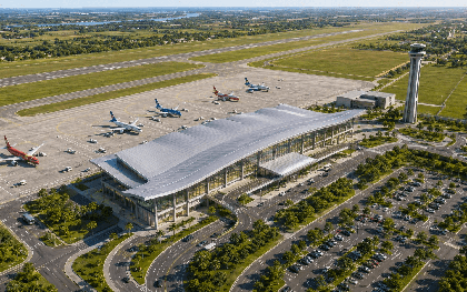 Việt Nam sắp có 1 sân bay mới 100% tại miền Trung được bầu Hiển đầu tư: Đường băng dài 2,4 km, tháp không lưu 11 tầng đã cất nóc, đón chuyến bay đầu tiên ngay cuối năm nay